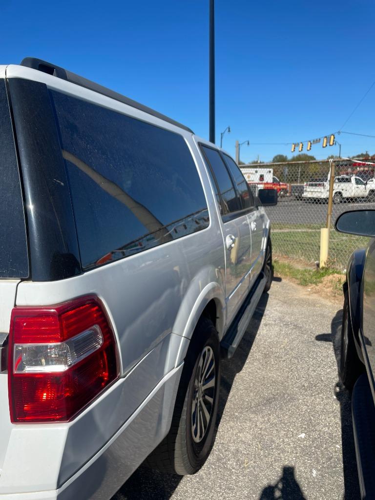 2017 Ford Expedition XLT - Photo 6